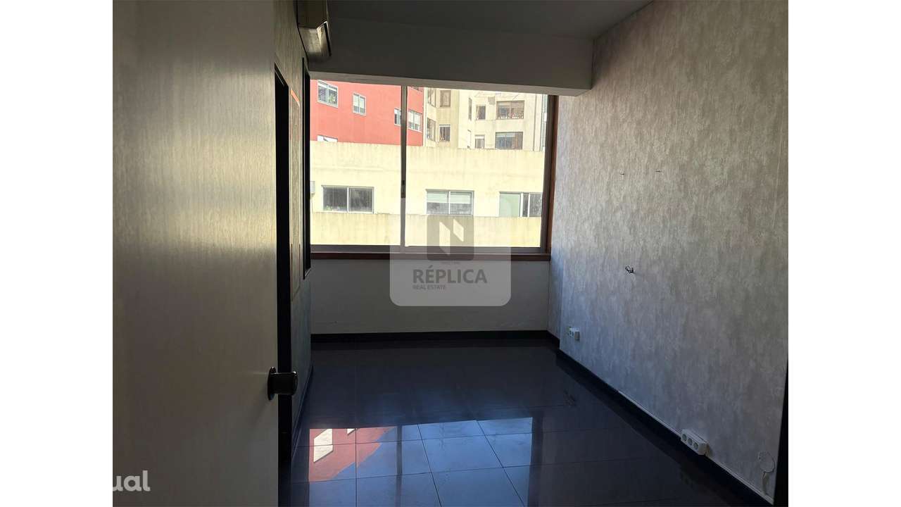 Escritório para Arrendamento na Praça da Galiza, Porto - Grande imagem: 4/8