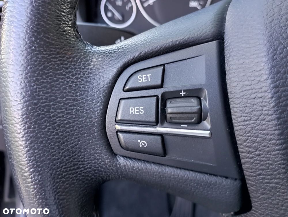 BMW X3 xDrive20i Advantage - 28