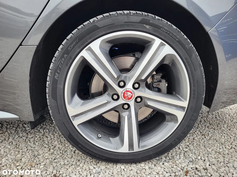 Jaguar XF 2.0 i4D AWD R-Sport - 11