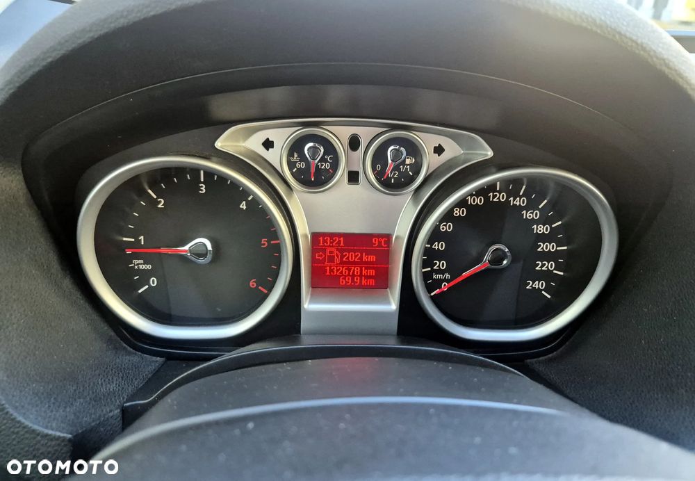 Ford Kuga 2.0 TDCi 2x4 Titanium - 18