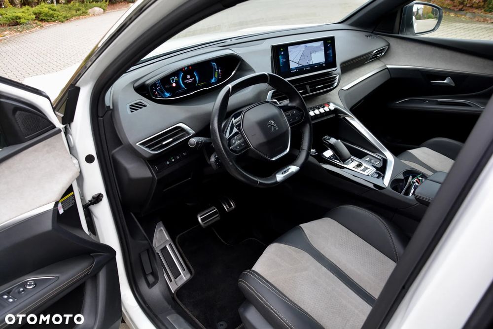 Peugeot 3008 Plug-In Hybrid4 300 e-EAT8 GT - 24