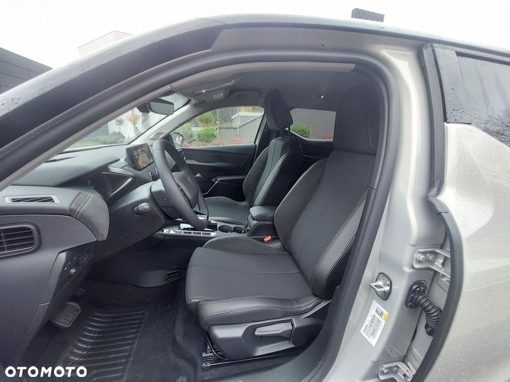 DS Automobiles DS 3 Crossback mHEV Étoile e-DCS6 - 12