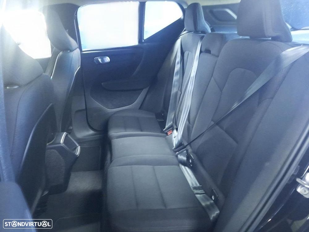 Volvo XC 40 2.0 D3 - 6