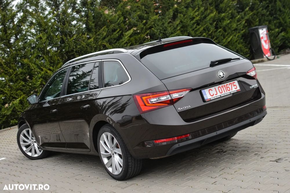 Skoda Superb 2.0 TDI DSG Ambition - 6