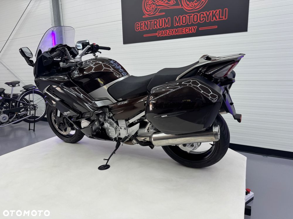 Yamaha FJR - 6
