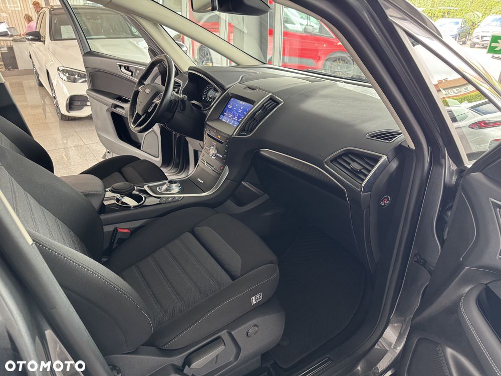 Ford S-Max - 34