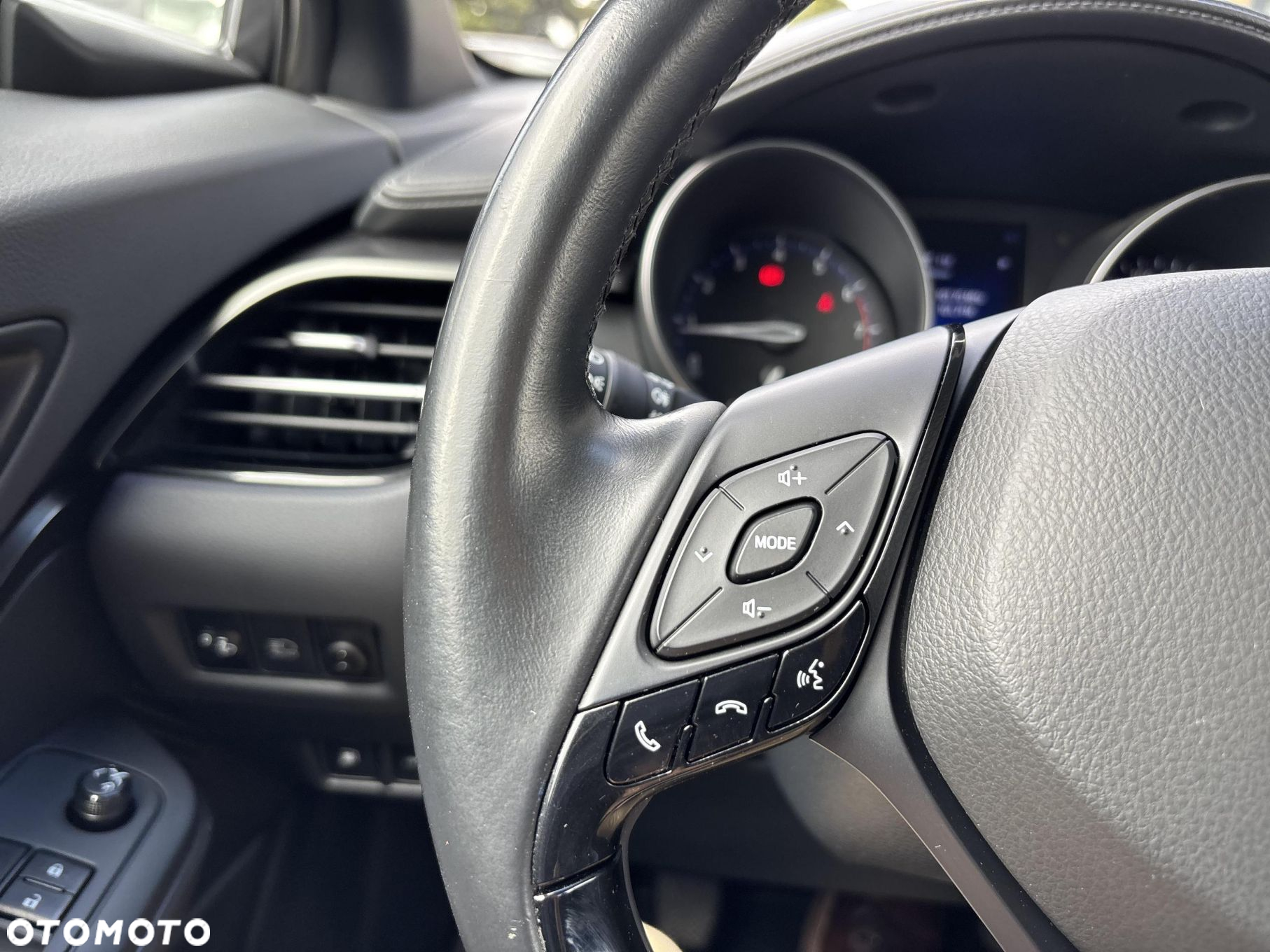 Toyota C-HR 1.2 T GPF Premium - 19