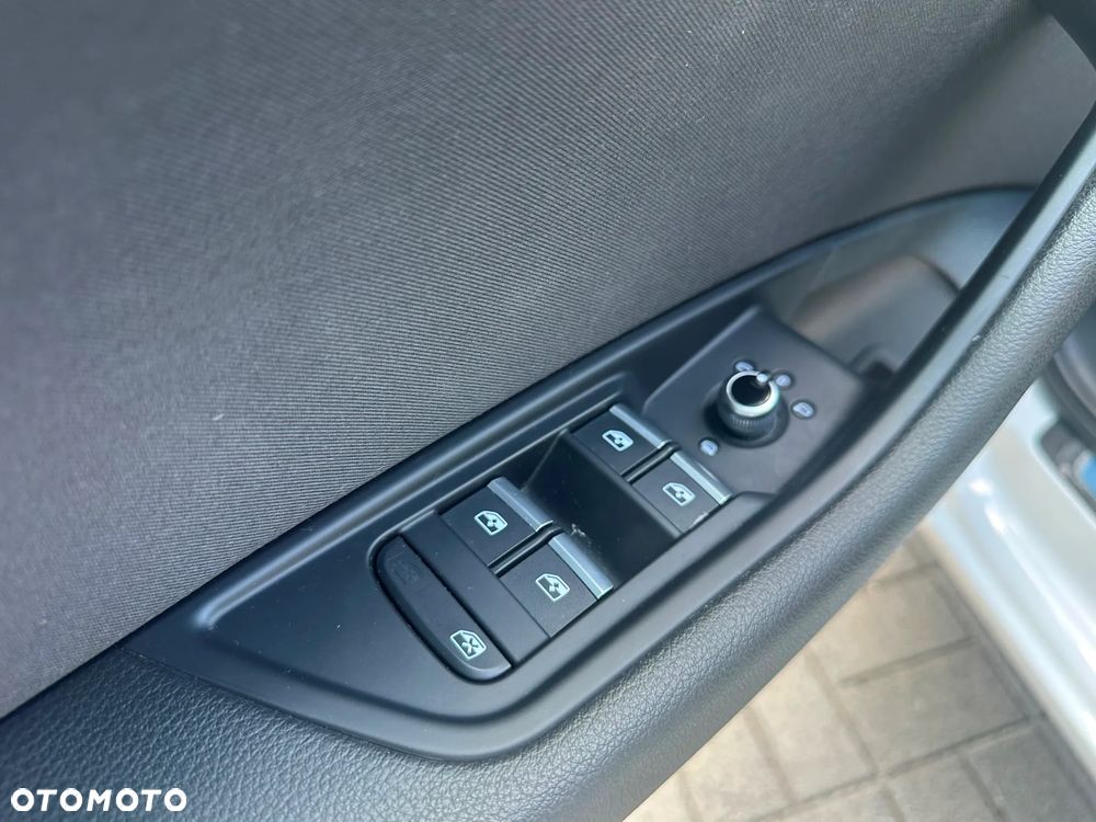 Audi A4 Limousine 30 TDI mHEV S tronic - 12
