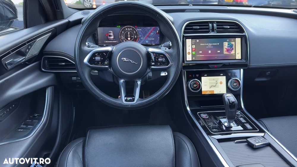 Jaguar XE P300 AWD R-Dynamic HSE - 6