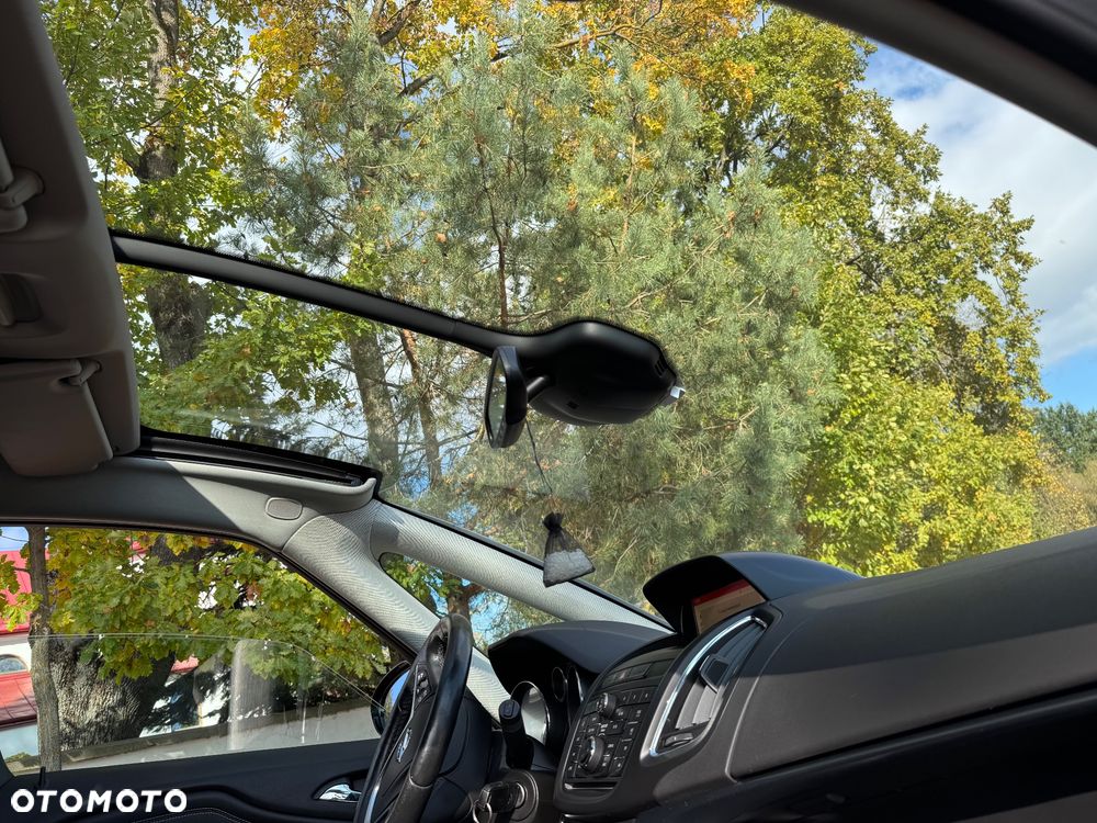 Opel Zafira 2016