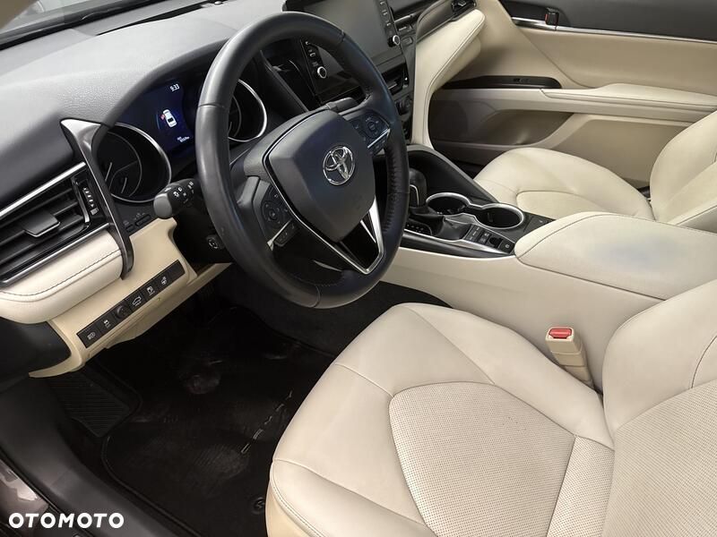 Toyota Camry 2.5 Hybrid Comfort CVT - 11