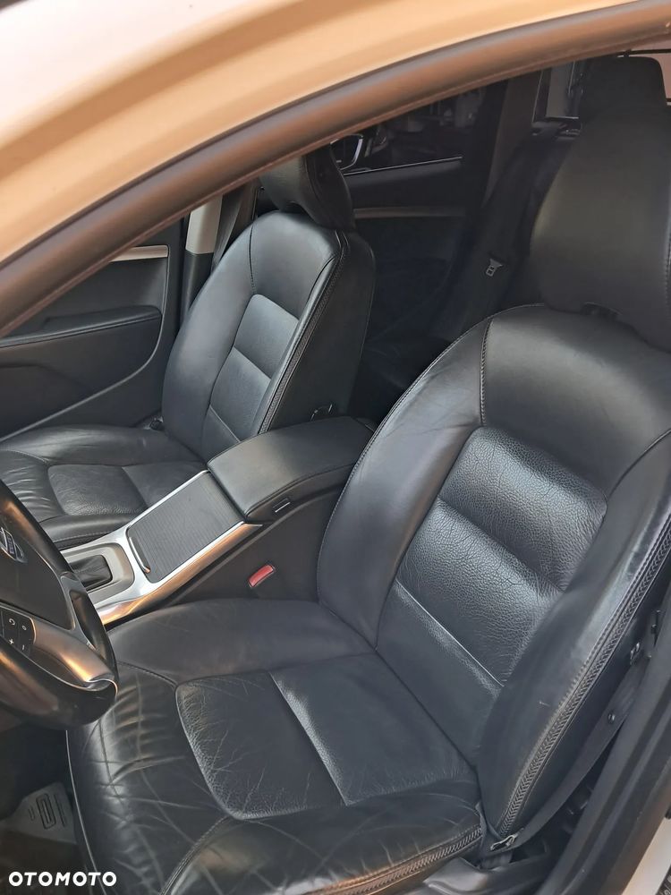 Volvo XC 70 2.4D Momentum - 18