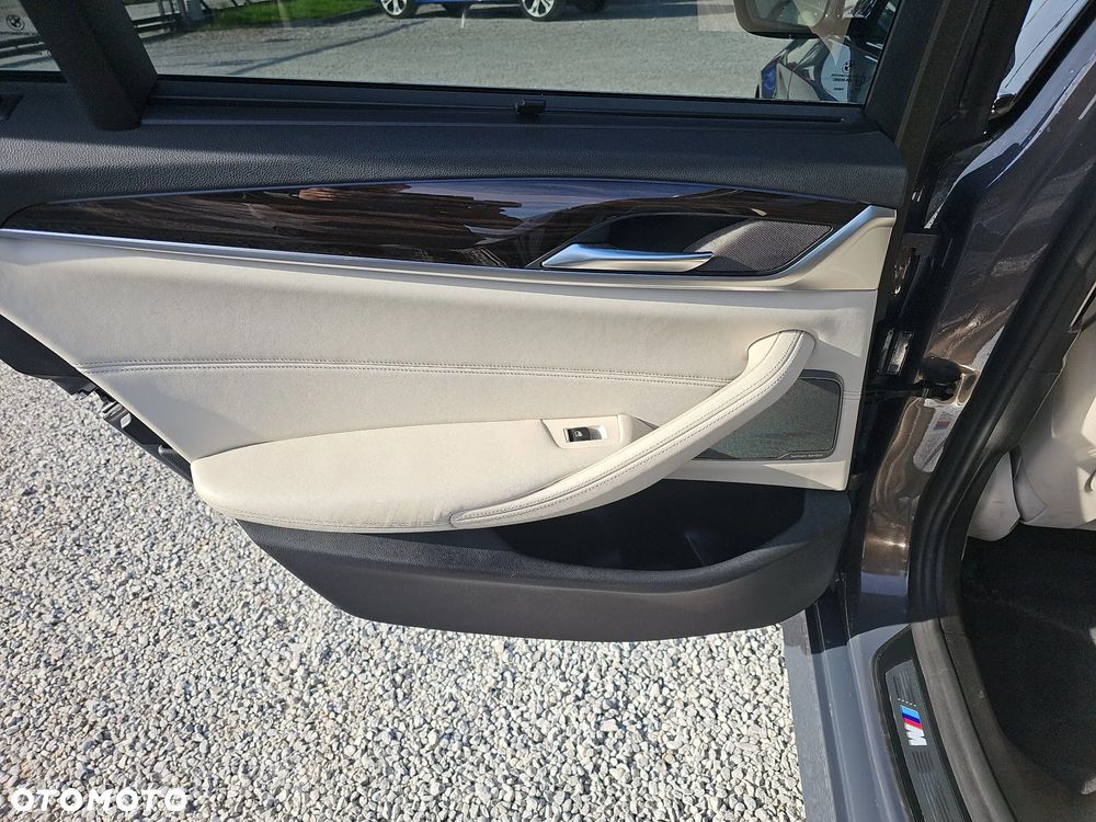 BMW Seria 5 530e M Sport Edition - 25