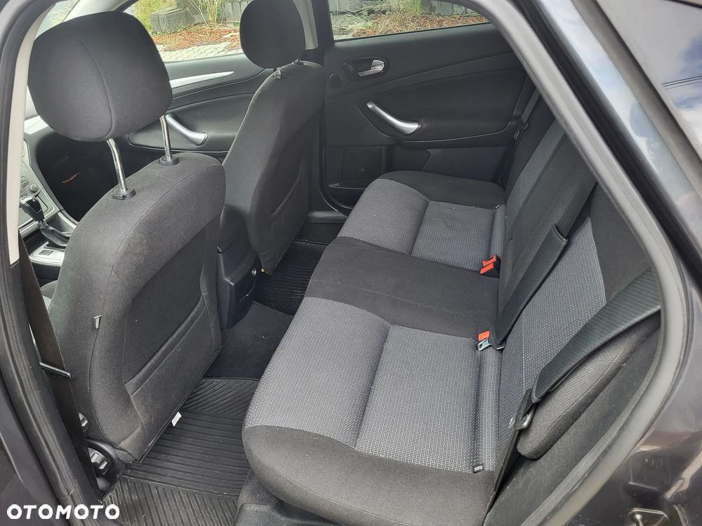 Ford Mondeo 2.3 Trend - 11