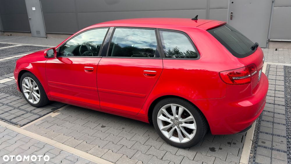Audi A3 Sportback 1.6 TDI DPF S line Sportpaket - 3