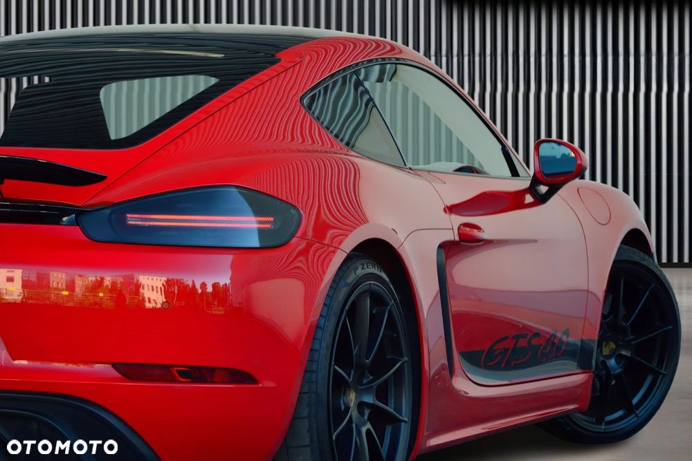 Porsche 718 Cayman - 11