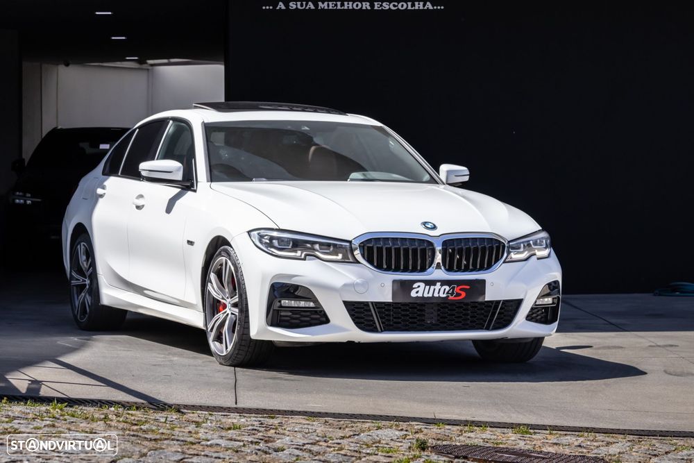 BMW 330 e Pack Desportivo M Pro Auto - 3