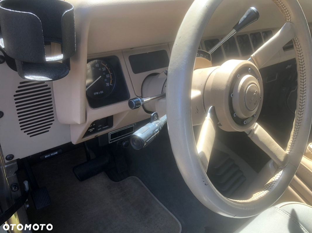 Jeep Wrangler - 21