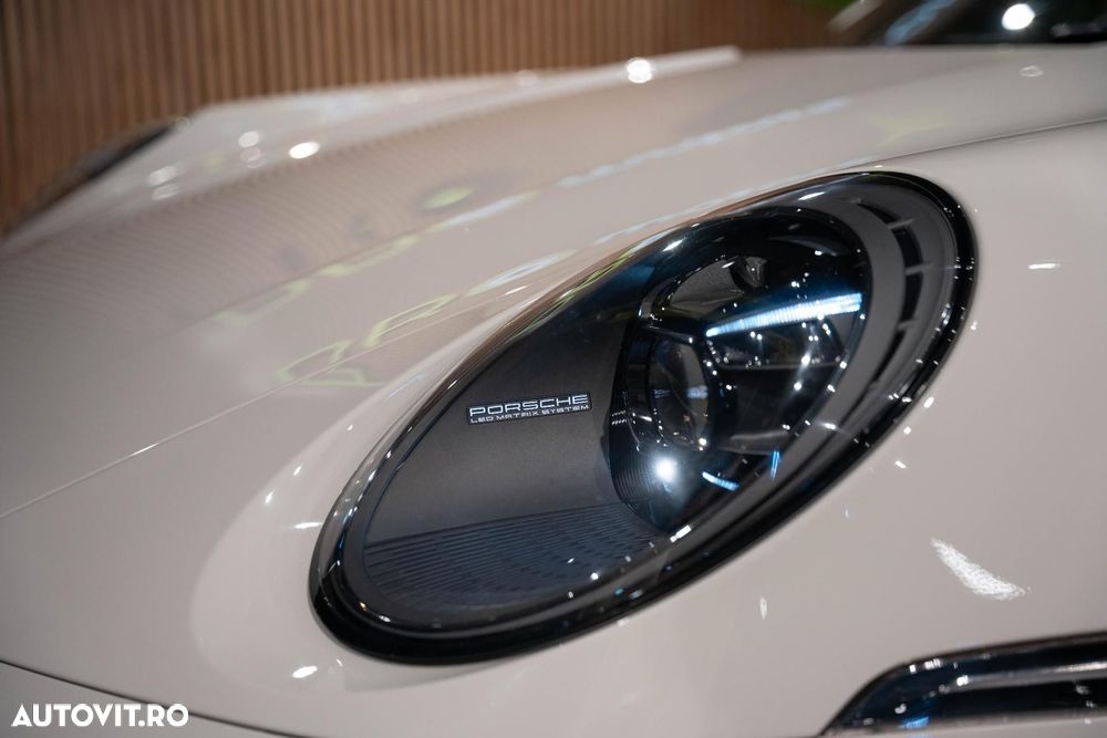 Porsche 911-TURBO-S - 12