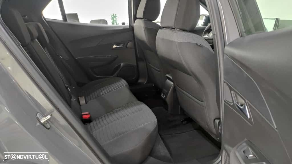 Peugeot e-2008 54 kWh Allure - 20
