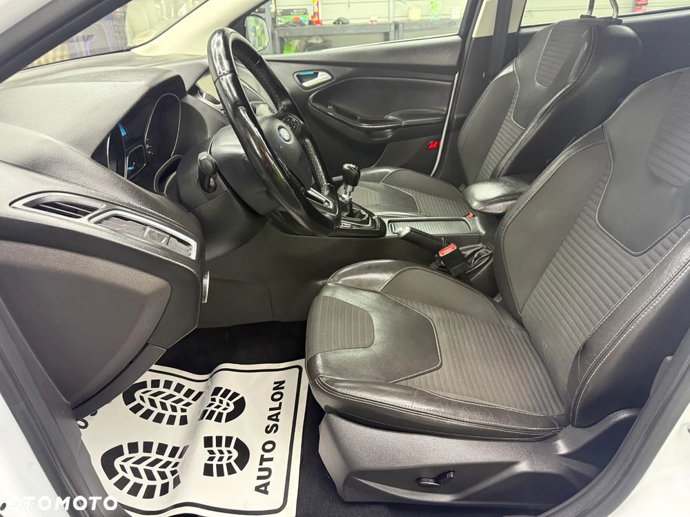 Ford Focus - 37