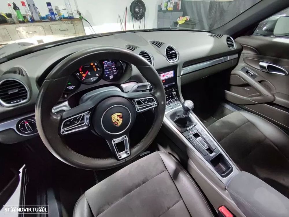 Porsche 718 Boxster 2.0 T - 17
