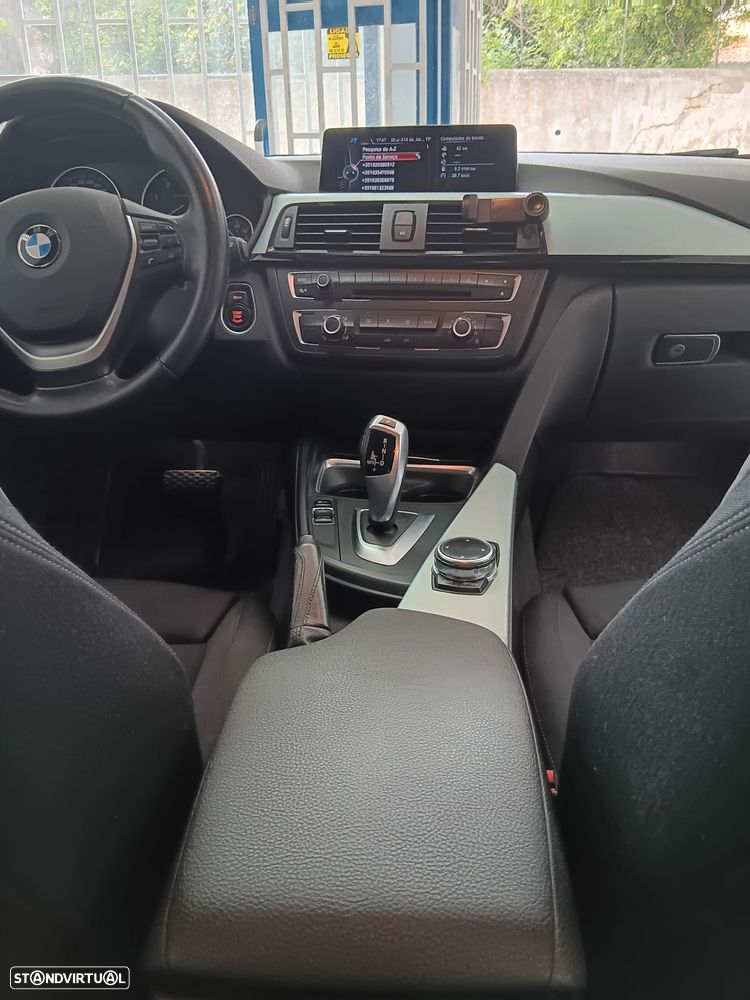 BMW 320 d Auto Line Sport - 11