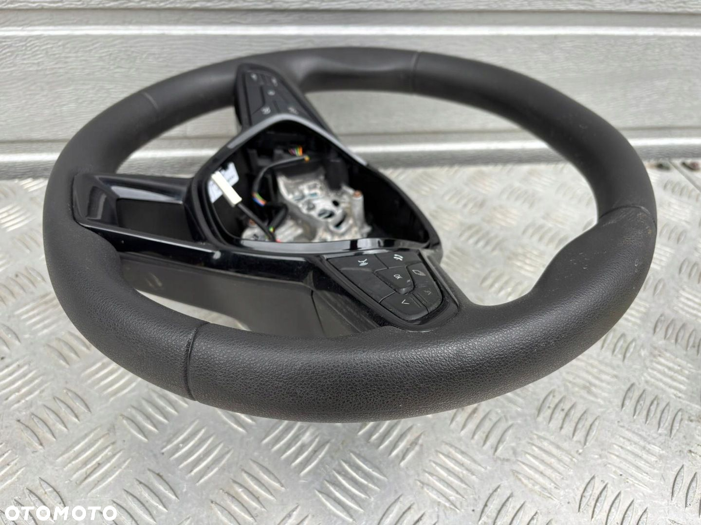 RENAULT TRAFIC IV KIEROWNICA MULTIFUNKCJA 2022R. - 4