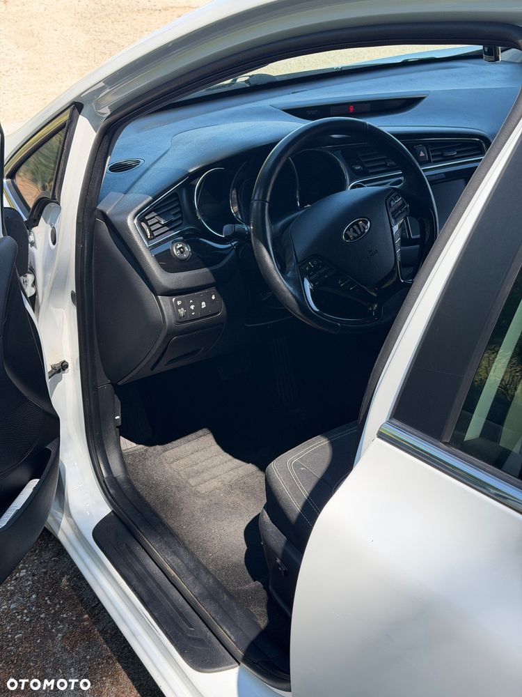 Kia Ceed - 13