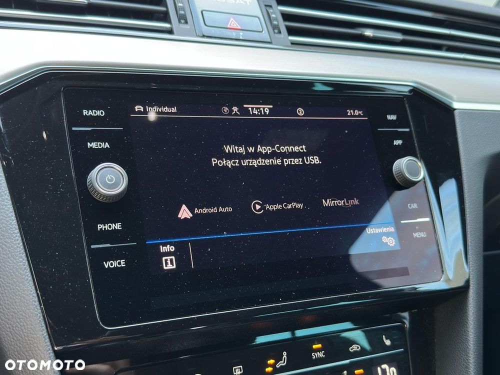 Volkswagen Passat - 19