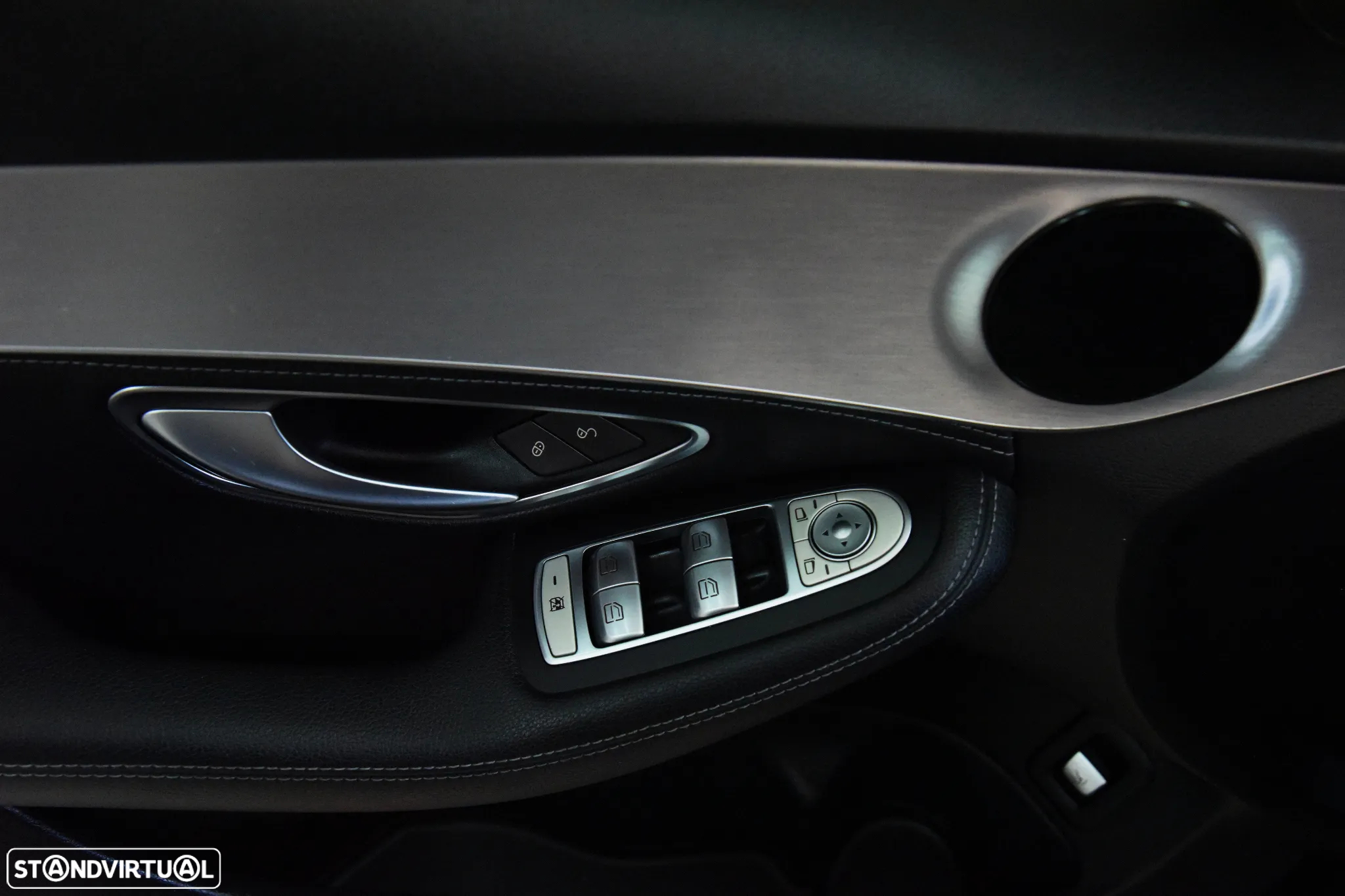 Mercedes-Benz C 300 BlueTEC Hybrid AMG Line - 32