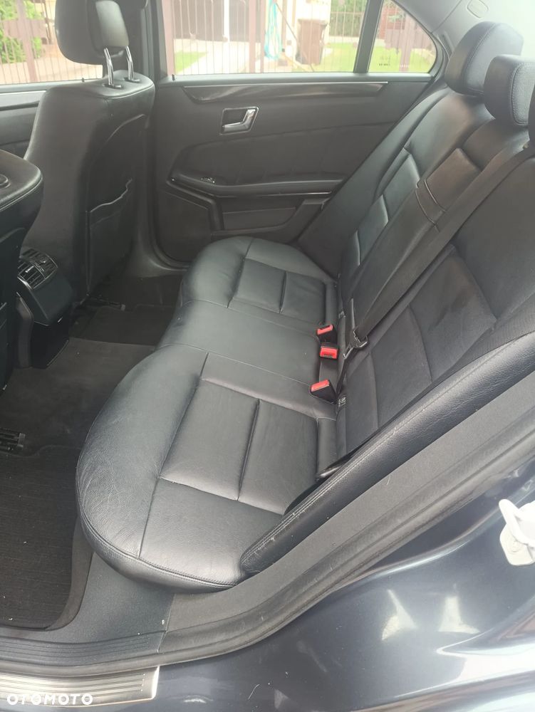 Mercedes-Benz Klasa E 220 CDI DPF BlueEFFICIENCY 7G-TRONIC - 12