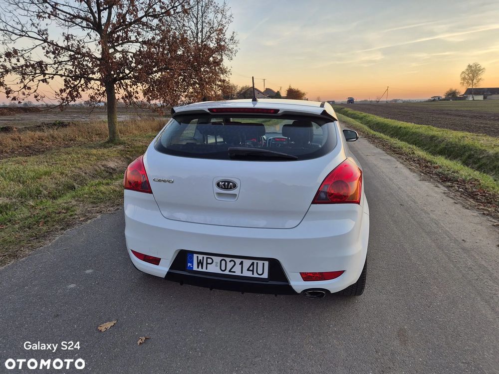 Kia Ceed - 14