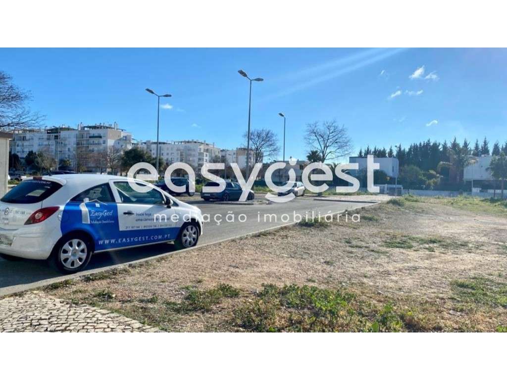Excelente Terreno Urbano com área de construção de 2470 m2 em Loulé - Grande imagem: 4/13
