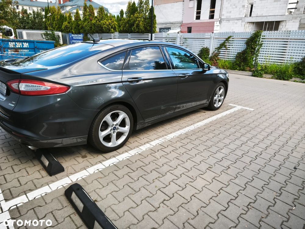 Ford Fusion - 4