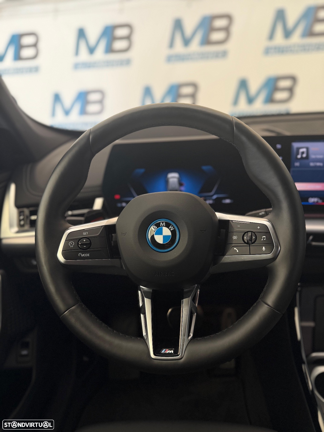 BMW iX1 eDrive20 Pack Desportivo M - 20