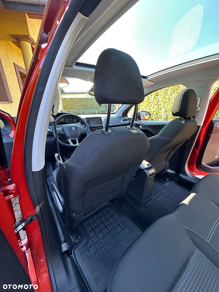 Peugeot 208 1.2 PureTech Allure - 22