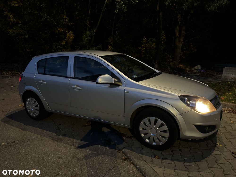 Opel Astra 2012 photo 4