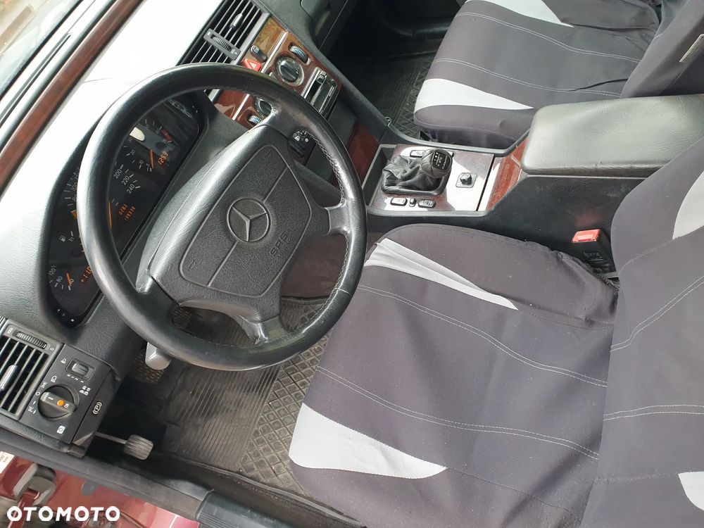 Mercedes-Benz Klasa C 230 Elegance - 17