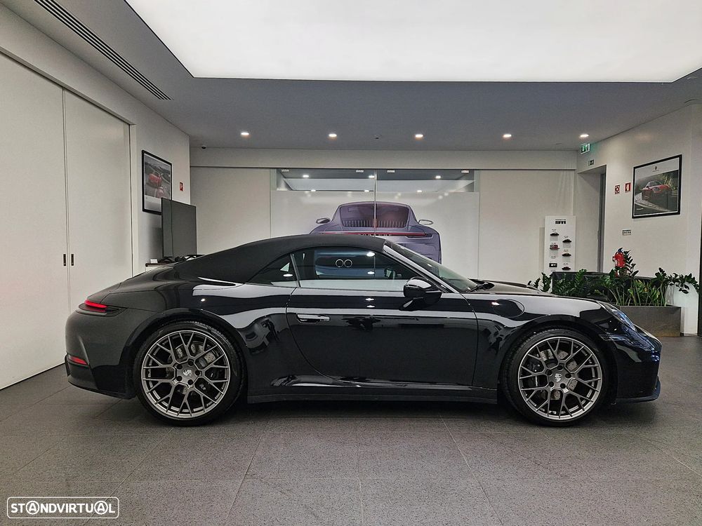 Porsche 911 (992) Carrera - 2