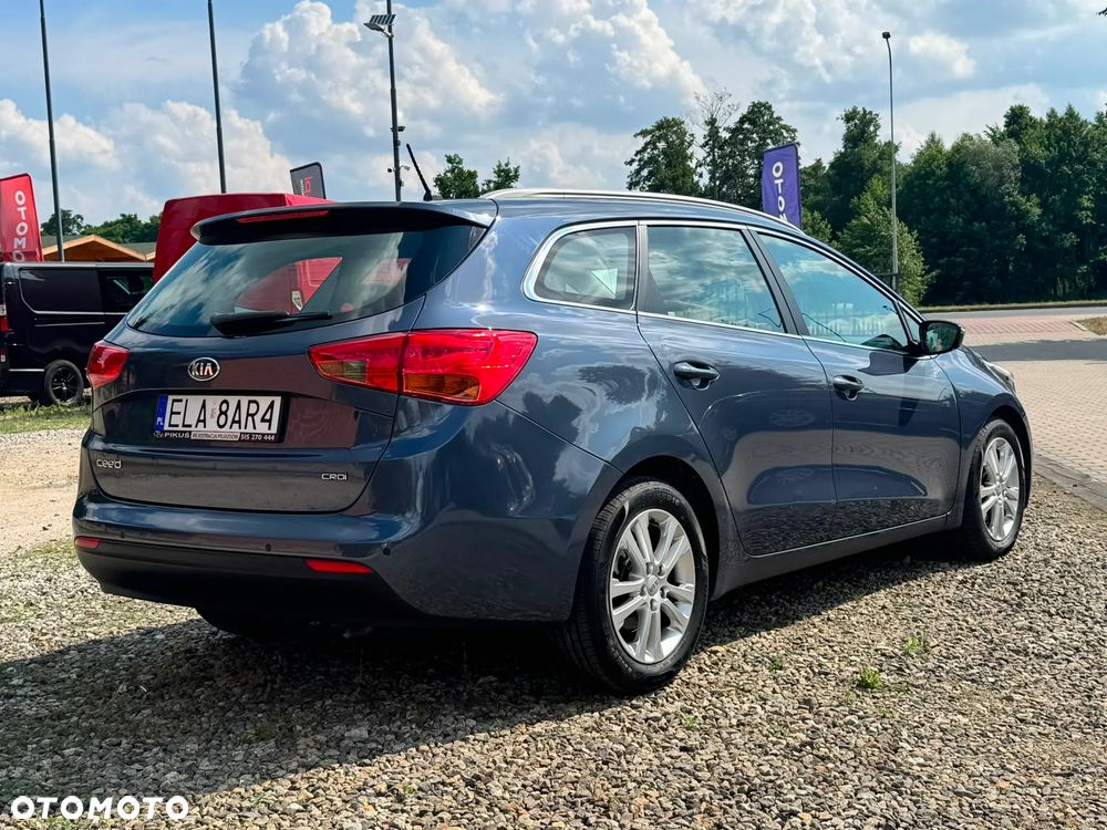 Kia Ceed - 11