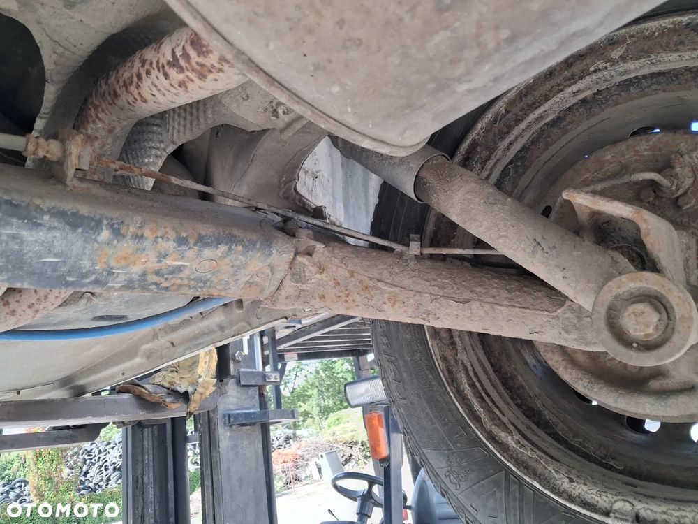 Renault Kangoo 1 I FL Lift silnik kompletny 1.5 Dci K9K718 K9K 718 skrzynia biegów drzwi maska klapa zderzak błotnik lakier D389 Biały szyba lusterko turbina czujnik ciśnienia paliwa pompa wtrysk przewód wąż rura intercooler alternator rozrusznik przepływomierz sterownik moduł łapa stacyjka mechanizm klamka zamek pompa wspomagania przewód chłodnica kolektor maglownica belka sanki zwrotnica zacisk hamulcowy osłona atrapa lampa reflektor fotel sprężarka klimatyzacji panel nawiewu dmuchawa wentylator fotel boczek kanapa relingi UCH lewarek półka bagażnika tłumik wydech NA CZĘŚCI - 17