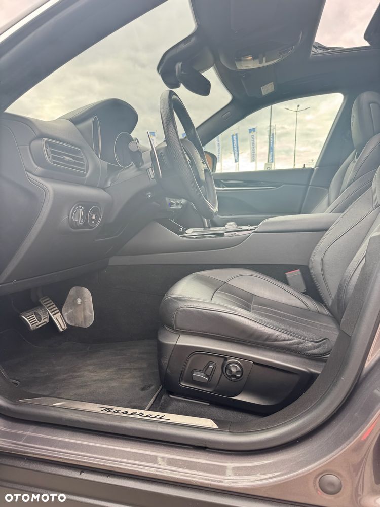 Maserati Levante - 11
