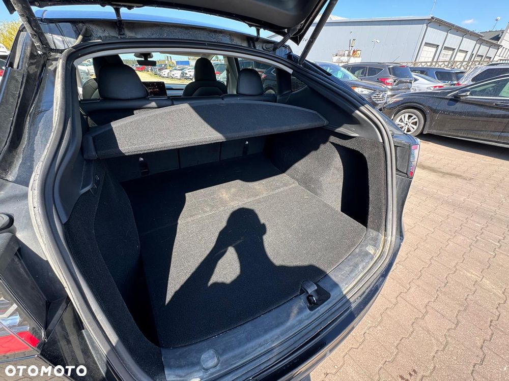 Tesla Model Y Long Range Dual Motor AWD - 14