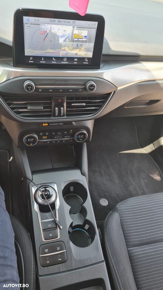 Ford Focus 1.5 TDCi Powershift Titanium - 8