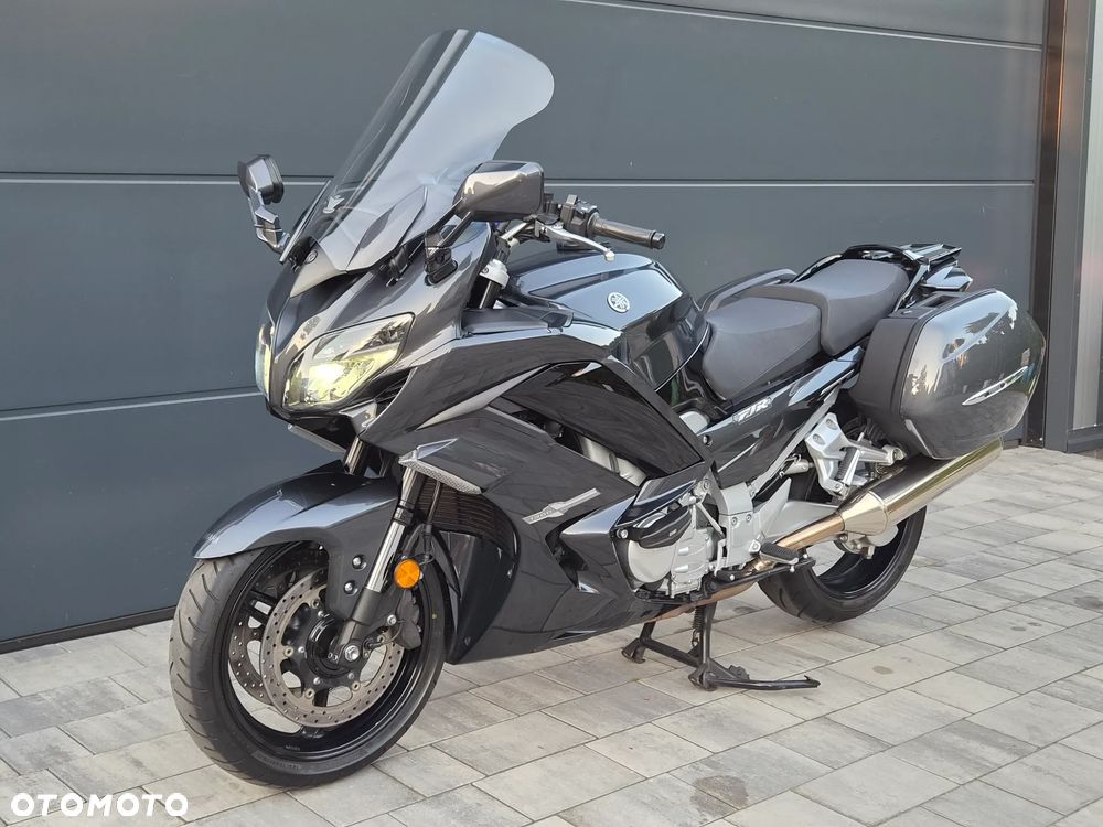 Yamaha FJR - 35