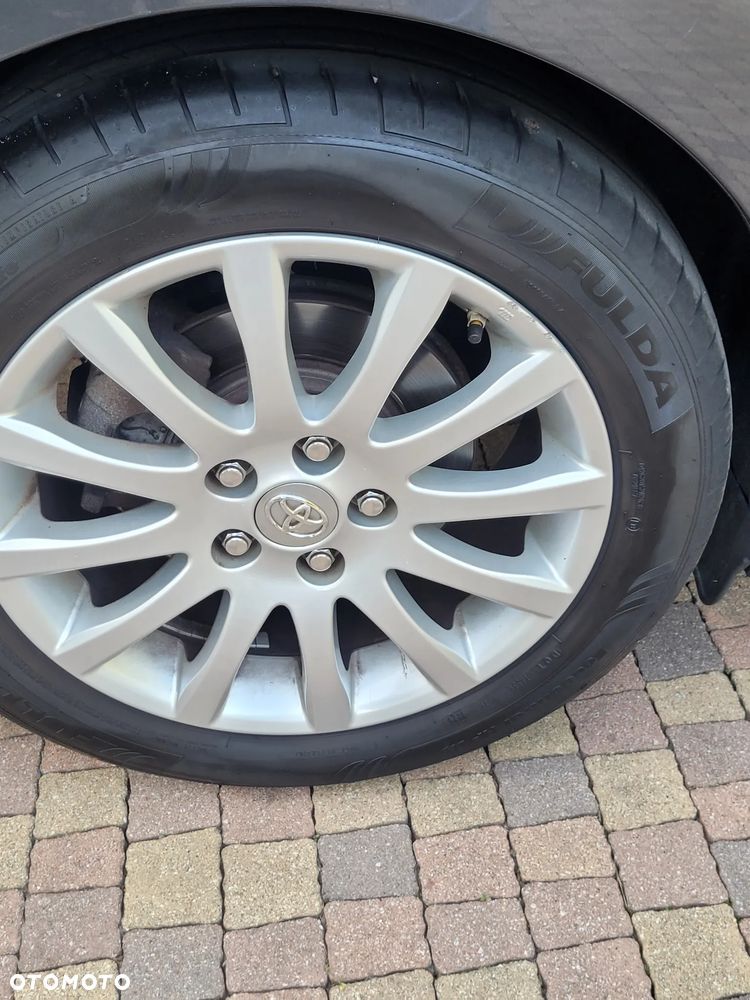 Toyota Avensis 1.6 Life - 12