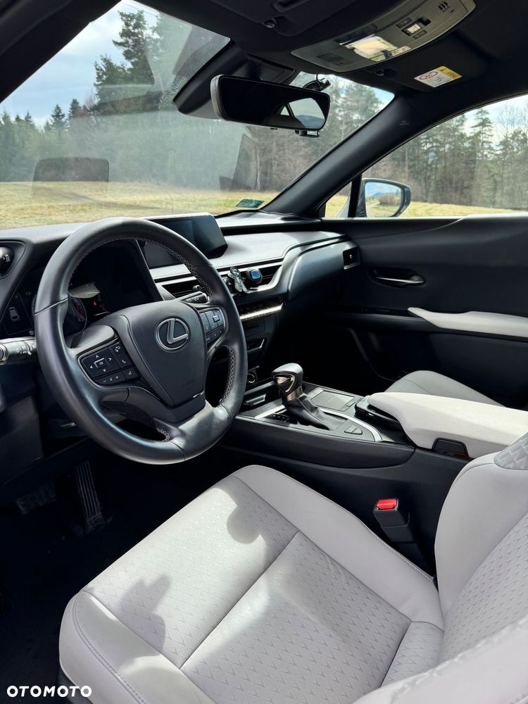Lexus UX - 11