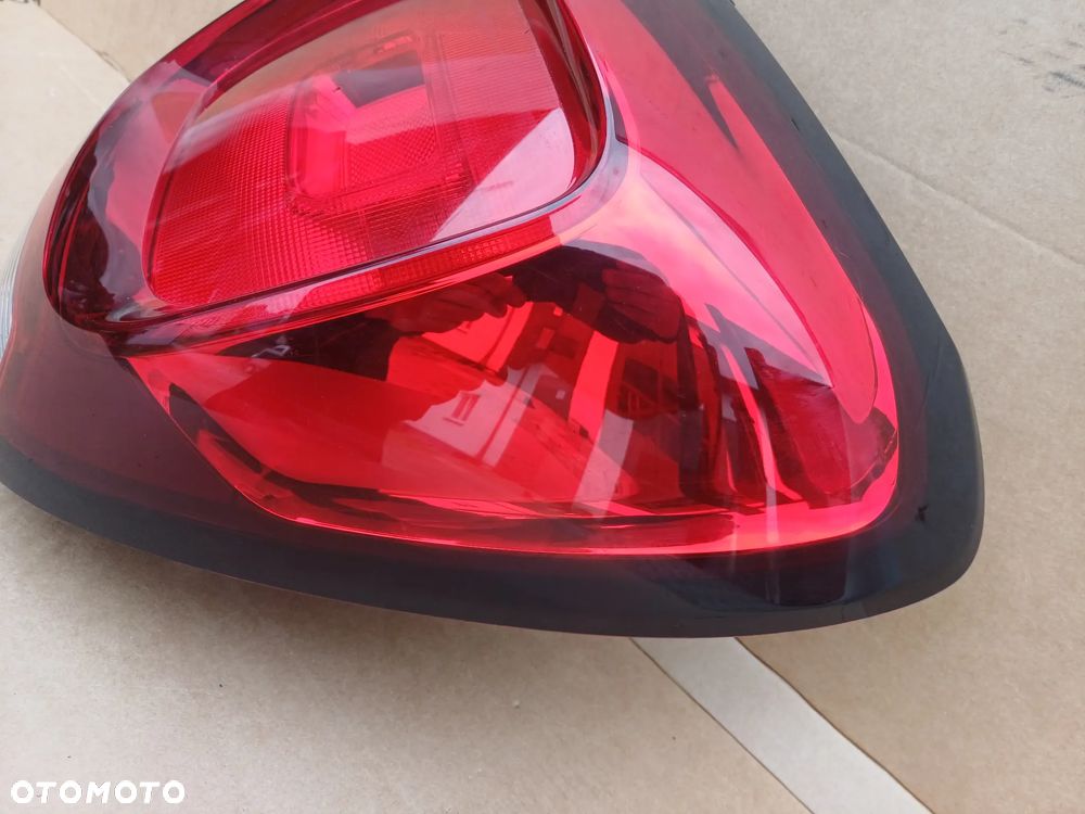 Citroen C1 II lampa prawy tył 5 drzwi 14- - 8
