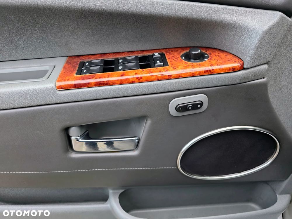 Jeep Grand Cherokee - 17